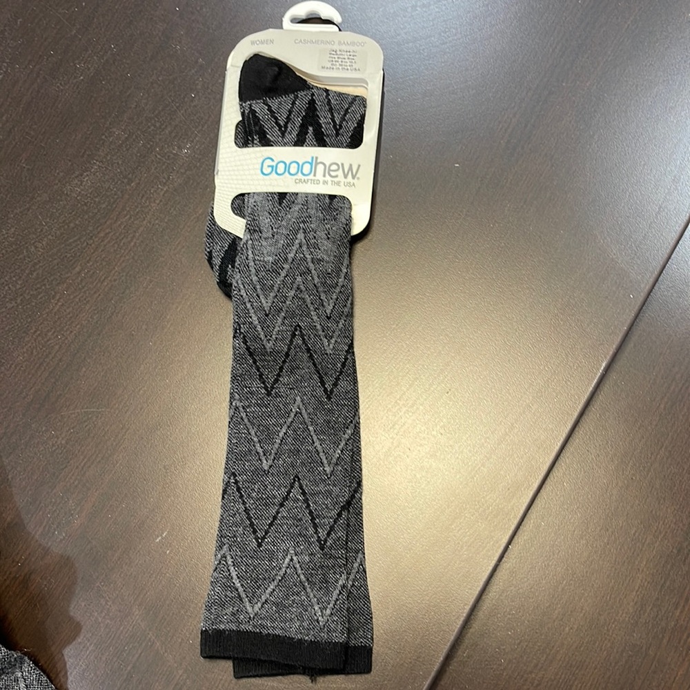 Goodhew ‘Jag’ Knee High Merino Socks - size M/L in black